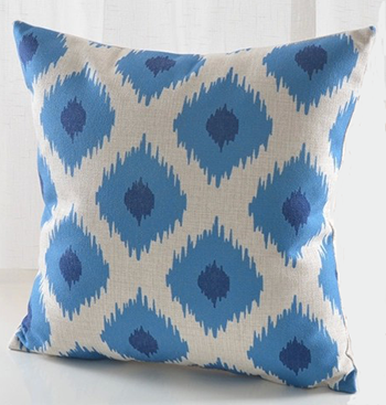 Poduszka dekoracyjna ozdobna niebieska boho ikat etno romby geometryczna